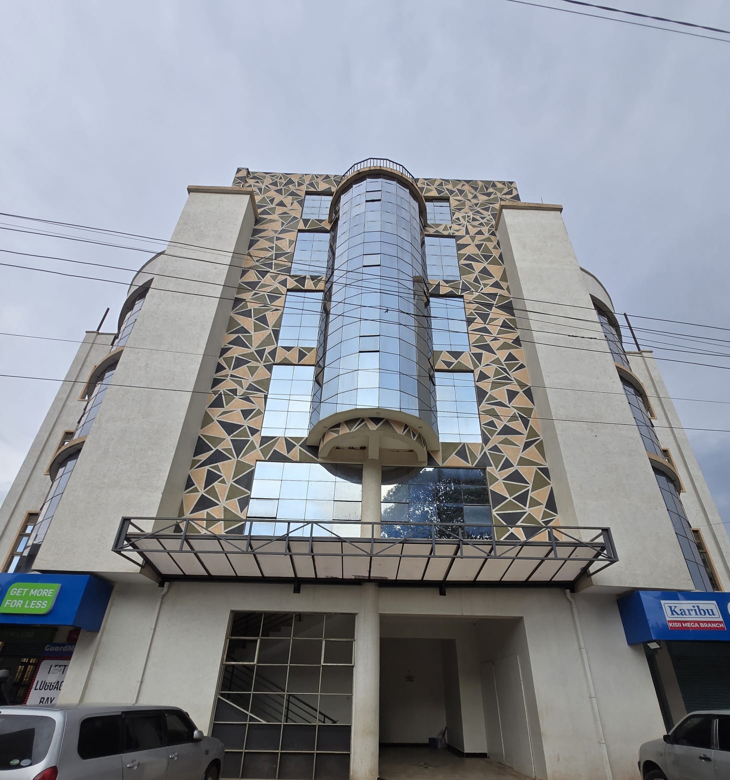 KampDavid Mall — front view